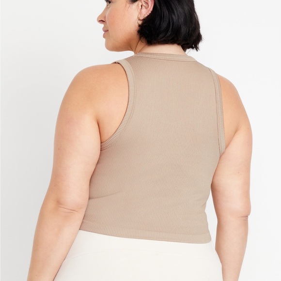 Fitted Seamless Ribbed Tank Тор - Picture 8 of 11